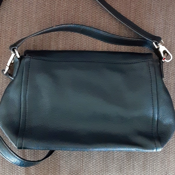 Kate Spade New York Highland Place Mini Maria Black Leather Crossbody. - Picture 14 of 14